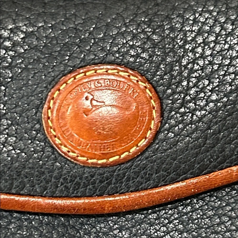 Vintage Dooney & Bourke All-Weather Leather Zip Along Crossbody Wallet - Picture 2 of 16